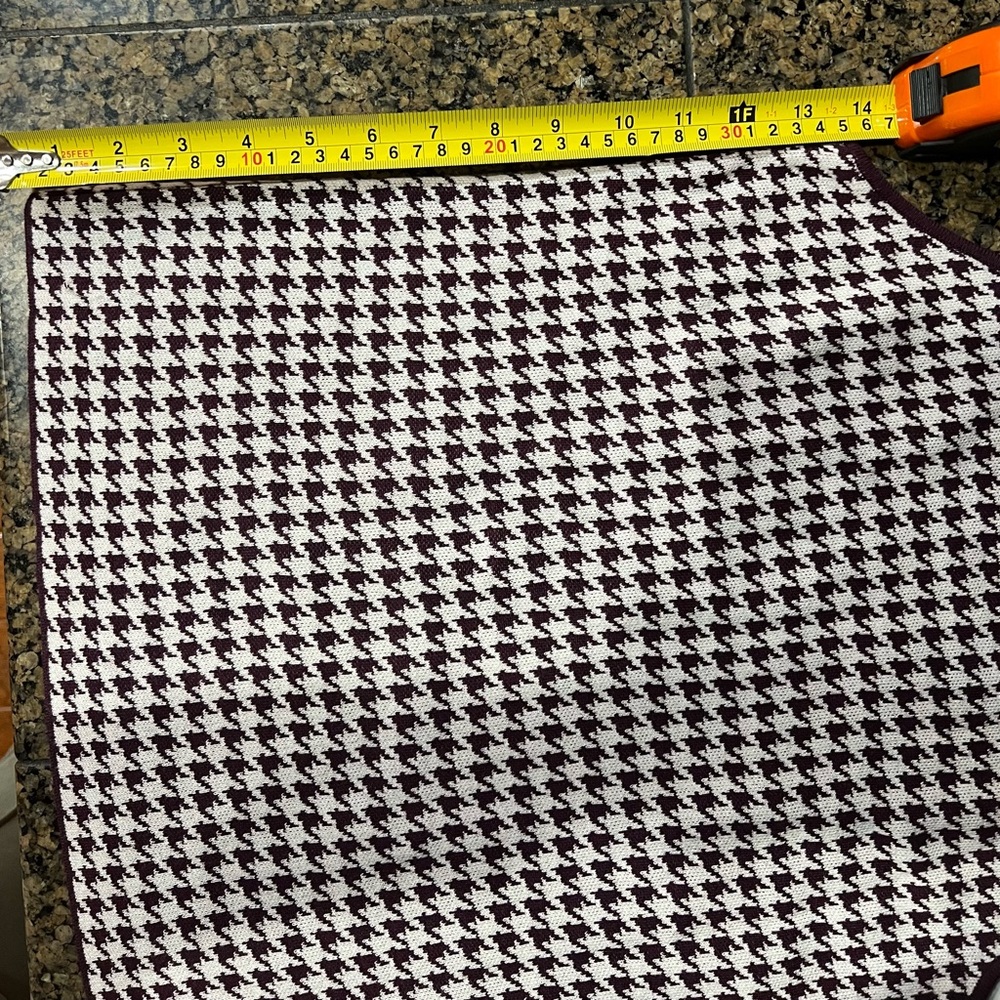 Ann Taylor Sleeveless turtleneck sweater.  New with tags. - Picture 3 of 4
